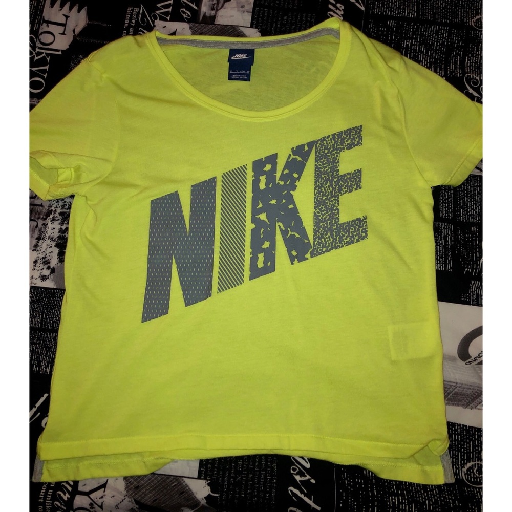 Nike top! XS